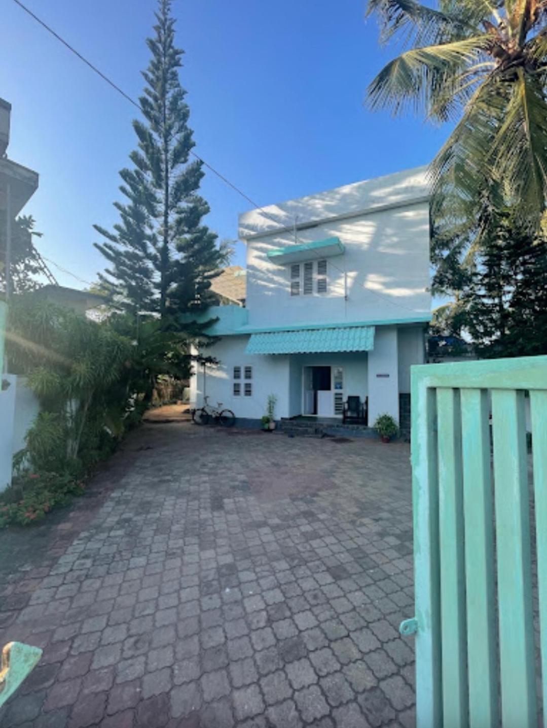 Sun N Tan Beach Home Stay 坎努尔 外观 照片