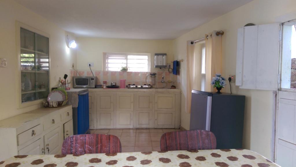 Sun N Tan Beach Home Stay 坎努尔 外观 照片
