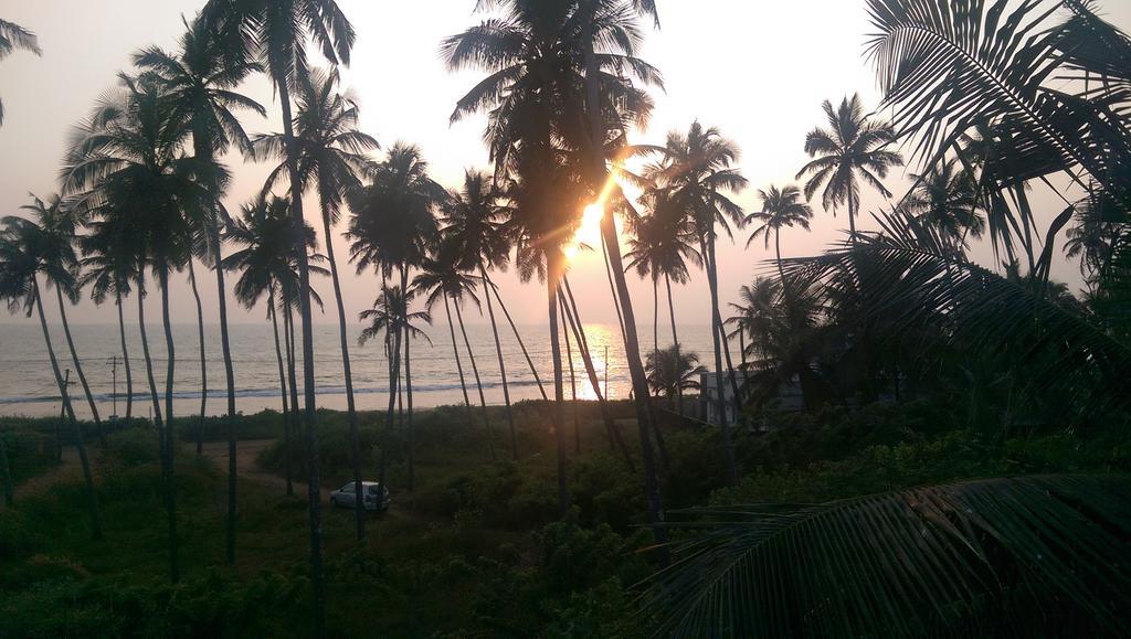 Sun N Tan Beach Home Stay 坎努尔 外观 照片