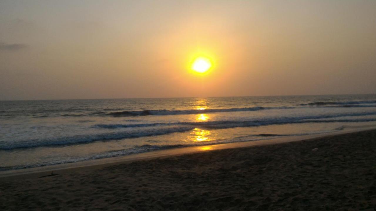 Sun N Tan Beach Home Stay 坎努尔 外观 照片